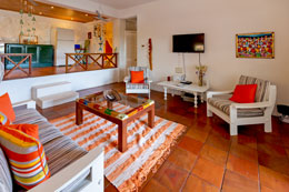 Middle Deck Living area